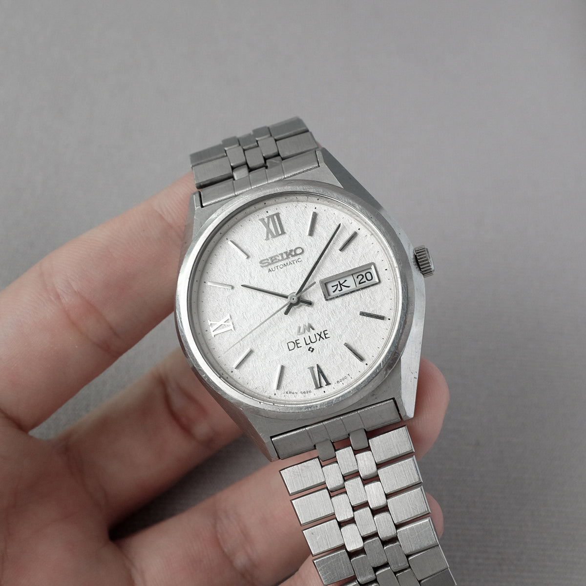 Seiko Lord Matic LM De Luxe 5626-8160 from 1975 (Snowflake Dial 
