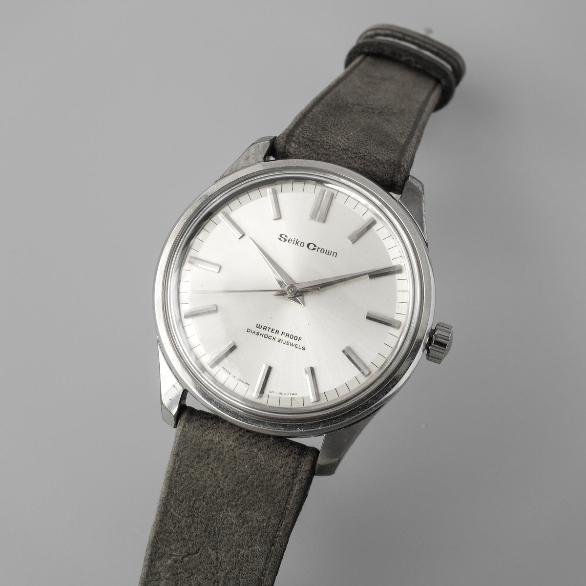 Seiko Crown 57 8000 from 1964 Paleh