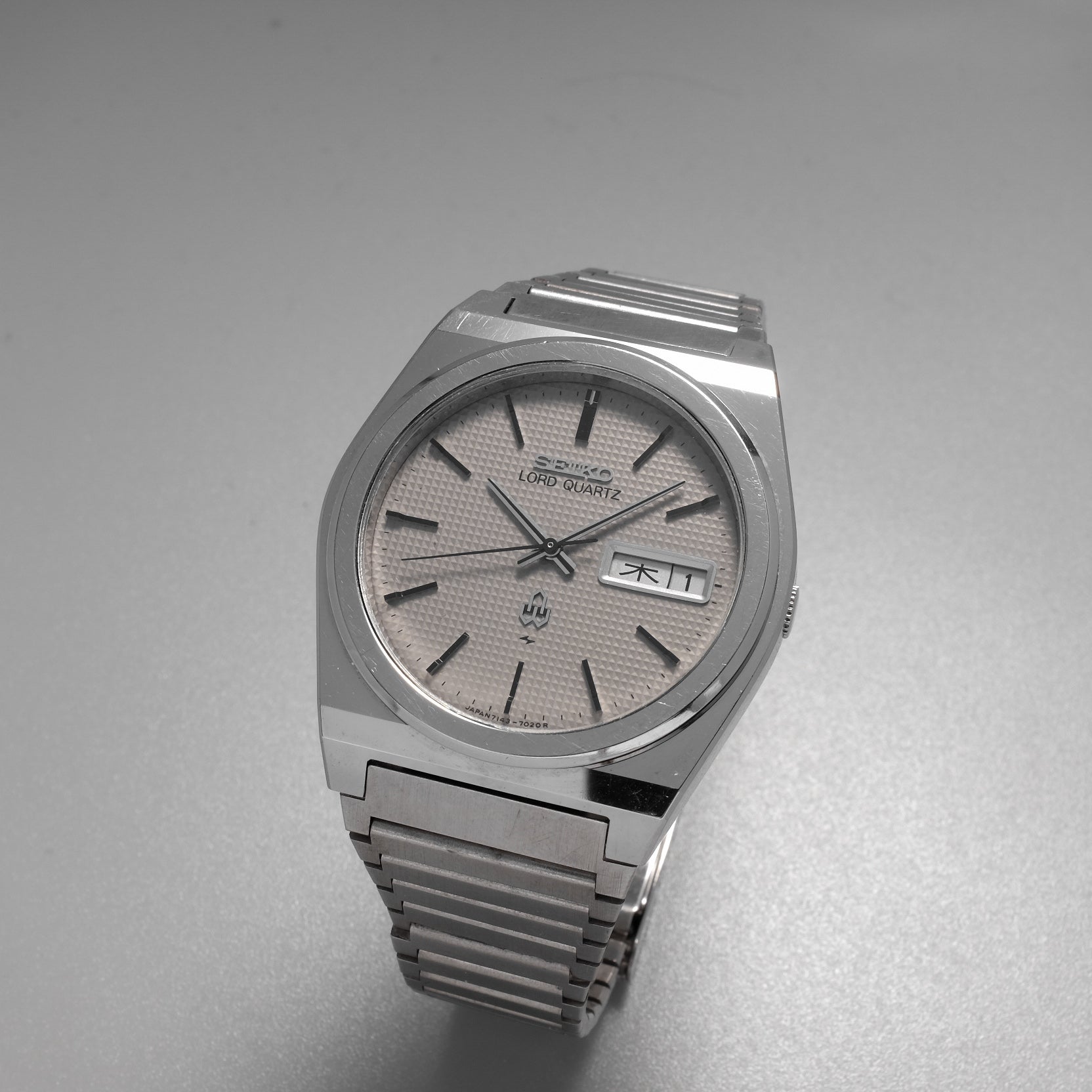 SEIKO LORD QUARTZ 7143-7000メンズクォーツウォッチ - 腕時計(アナログ)